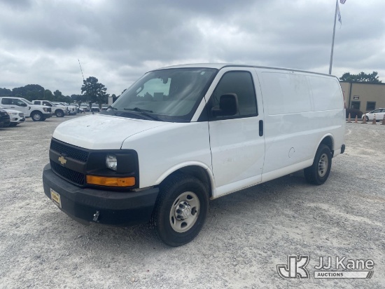 (Villa Rica, GA) 2016 Chevrolet Express G2500 Cargo Van Runs & Moves) (Dash Warning Indicators On