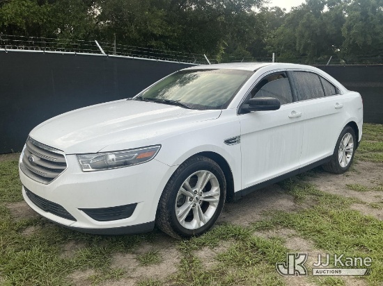 (Tampa, FL) 2016 Ford Taurus 4-Door Sedan, State of Florida Unit Runs & Moves) (FL Residents Purchas