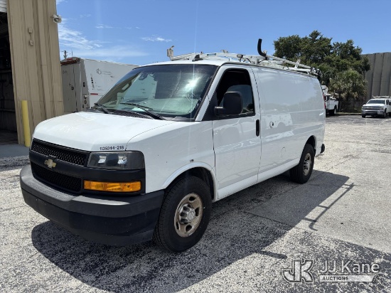 (West Palm Beach, FL) 2018 Chevrolet Express 2500 Cargo Van Runs & Moves) (Exterior Damage - See Pic