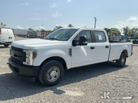 (Verona, KY) 2019 Ford F250 Crew-Cab Pickup Truck Runs & Moves) (Dash Warning Indicators On