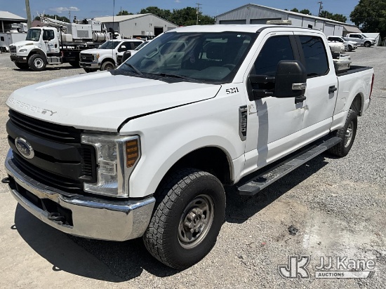 (Clay, KY) 2018 Ford F250 4x4 Crew-Cab Pickup Truck Runs & Moves) (Oil Change Required, Exterior & I