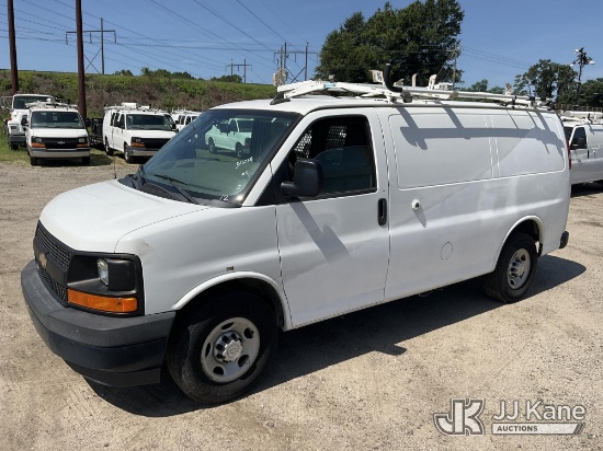 (Florence, SC) 2017 Chevrolet Express G2500 Cargo Van Runs & Moves) (Dash Warning Indicators On-See