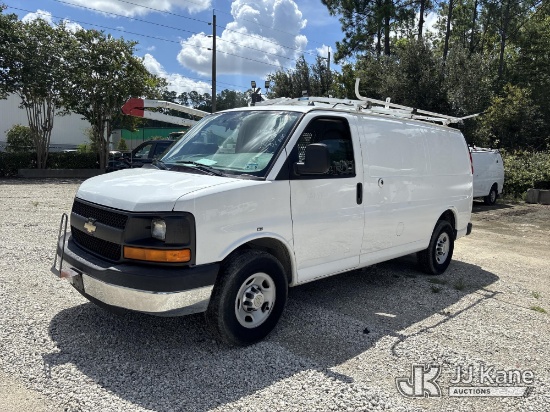 (Jacksonville, FL) 2014 Chevrolet Express G2500 Cargo Van Runs & Moves) (Exterior Defect - Passenger