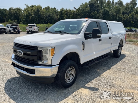 (Madisonville, KY) 2017 Ford F250 4x4 Crew-Cab Pickup Truck Runs & Moves) (Dash Warning Indicators O