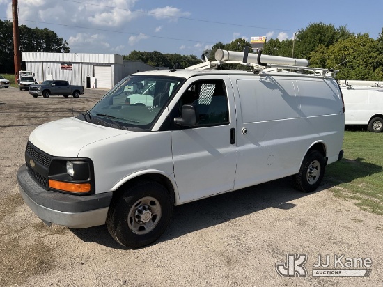 (Florence, SC) 2014 Chevrolet Express 2500 Cargo Van Runs & Moves) (Dash Warning Indicator On