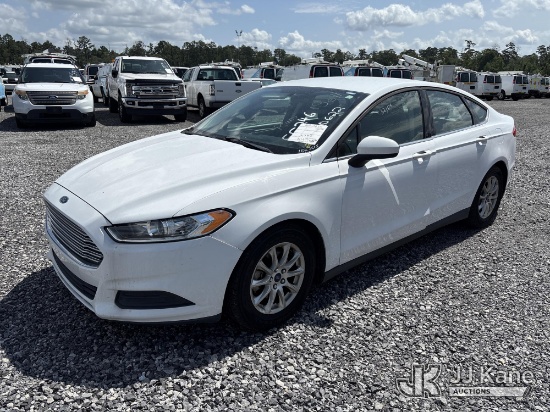 (Hammond, LA) 2016 Ford Fusion 4-Door Sedan Runs & Moves) (Interior Defects-See Pictures