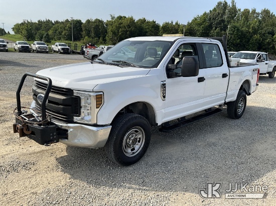(Madisonville, KY) 2018 Ford F-250 SD Crew-Cab Pickup Truck Runs & Moves