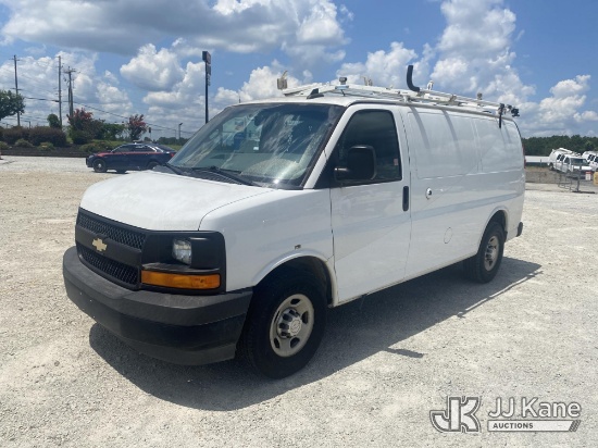(Villa Rica, GA) 2017 Chevrolet Express G2500 Cargo Van Runs & Moves) (Rear Passenger Door Does Not