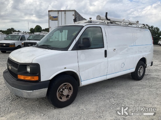 (Villa Rica, GA) 2014 Chevrolet Express 2500 Cargo Van Runs & Moves)