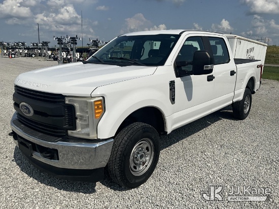 (Madisonville, KY) 2017 Ford F250 4x4 Crew-Cab Pickup Truck Runs & Moves) (Dash Warning Indicators O