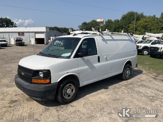 (Florence, SC) 2017 Chevrolet Express G2500 Cargo Van Runs & Moves