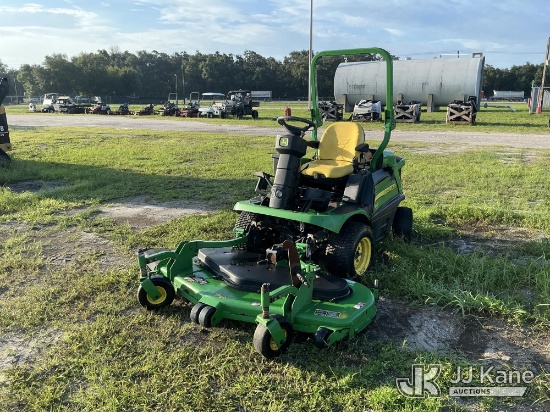 (Tampa, FL) John Deere 1550 Zero Turn Riding Mower Not Running, Condition Unknown) (No Key