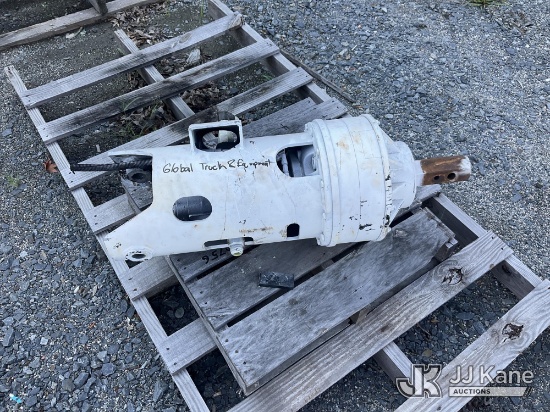 (China Grove, NC) Digger Derrick Auger Motor NOTE: This unit is being sold AS IS/WHERE IS via Timed
