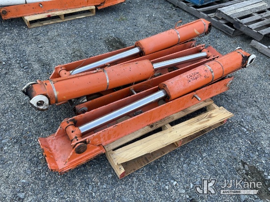 (China Grove, NC) Pallet Of (3) Hydraulic Outriggers NOTE: This unit is being sold AS IS/WHERE IS vi