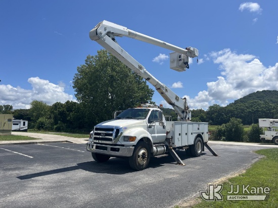 (Lebanon, TN) Altec AA755, Material Handling Bucket Truck rear mounted on 2013 Ford F-750 Utility Tr