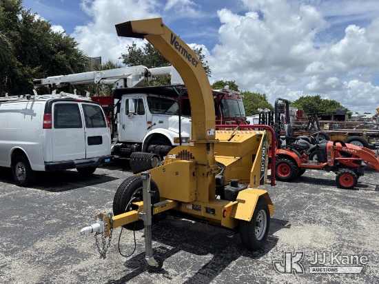 (West Palm Beach, FL) 2021 Vermeer Corporation BC700XL Chipper (6in Disc), trailer mtd. Runs & Opera