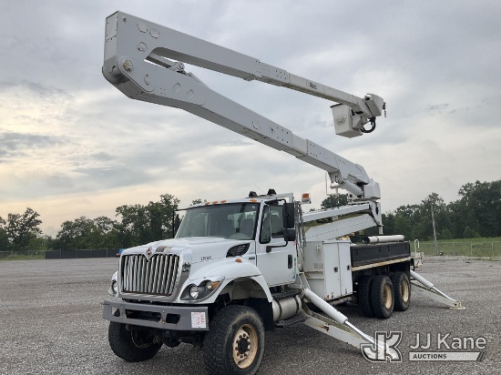 (Verona, KY) Altec A77T-E93, Articulating & Telescopic Material Handling Elevator Bucket Truck mount