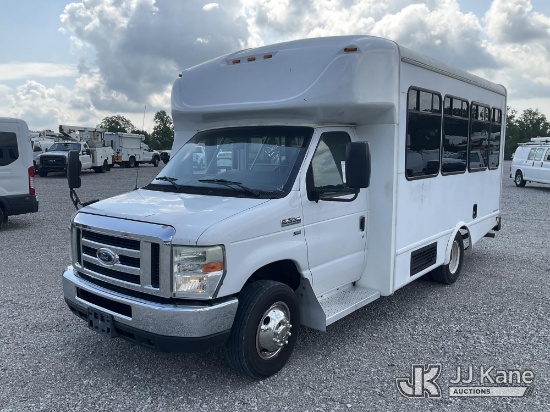 (Verona, KY) 2016 Ford E350 Passenger Bus Runs & Moves) (Dash Warning Indicators On, Corrosion, Exte