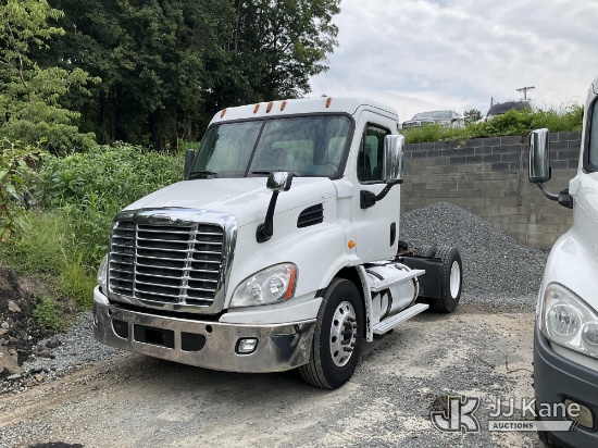 (Sparta, NC) 2013 Freightliner Cascadia 113 Truck Tractor Runs & Moves