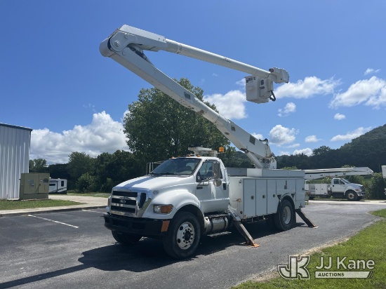 (Lebanon, TN) Altec AA755-MH, Material Handling Bucket Truck rear mounted on 2011 Ford F-750 Utility