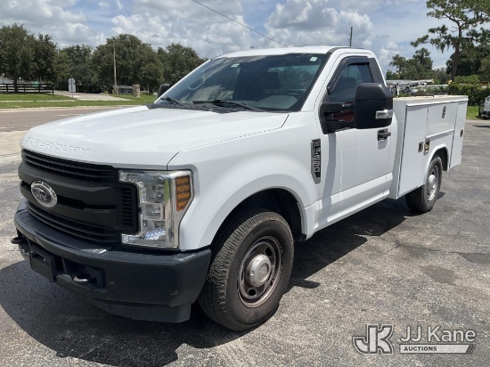 (Ocala, FL) 2019 Ford F-250 SD Service Truck Runs & Moves) (Windshield Deficiencies