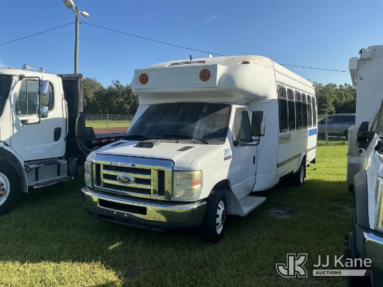 (Tampa, FL) 2009 Ford Econoline E450 Passenger Bus Not Running, Condition Unknown, Lift Condition Un