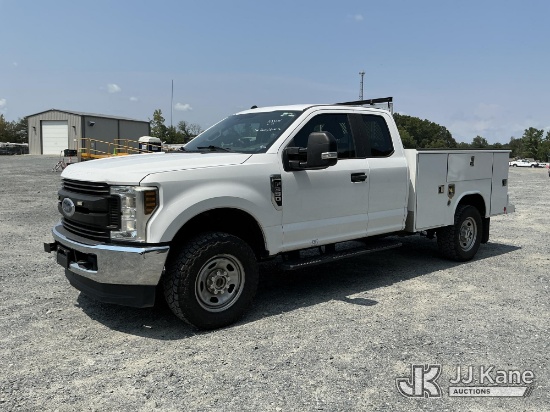 (China Grove, NC) 2019 Ford F350 4x4 Extended-Cab Service Truck Runs & Moves) (Dash Warning Indicato