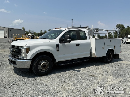 (China Grove, NC) 2018 Ford F350 Extended-Cab Service Truck Runs & Moves, Liftgate Operates) (Dash W
