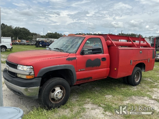(Tampa, FL) 2002 Chevrolet Silverado 3500 Service Truck Not Running, Condition Unknown) (Leaking Tra