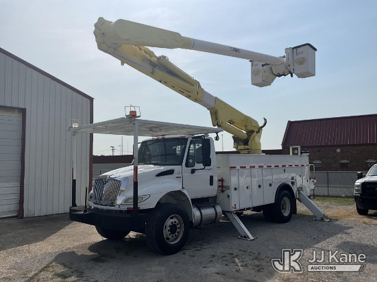 (Bowling Green, KY) Altec AM55E, Over-Center Material Handling Bucket Truck rear mounted on 2010 Int