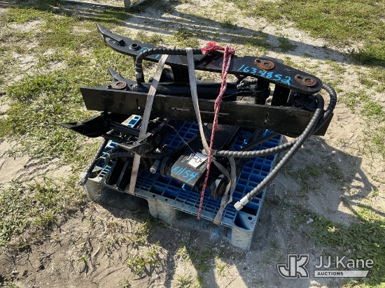 (Tampa, FL) (3) Hydraulic Excavator Thumbs (Condition Unknown ) NOTE: This unit is being sold AS IS/