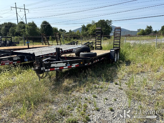 (Troutville, VA) 2016 Monroe Towmaster T/A Tagalong Equipment Trailer Seller States: axles need repa