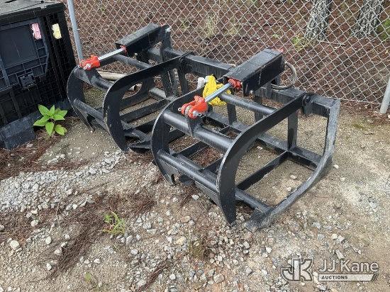 (Villa Rica, GA) 68 inch quick attach skid steer grapple NOTE: This unit is being sold AS IS/WHERE I