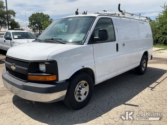 (South Beloit, IL) 2014 Chevrolet Express G2500 Cargo Van Runs & Moves) (Windshield Deficiencies