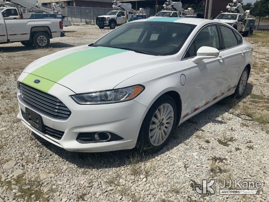 (Joplin, MO) 2015 Ford Fusion Energi 4-Door Hybrid Sedan Runs & Moves