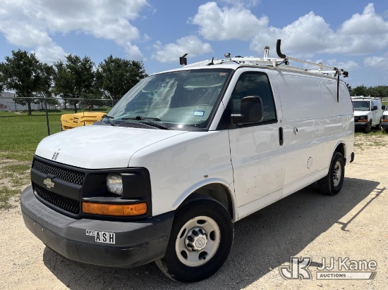 (Houston, TX) 2015 Chevrolet Express G2500 Cargo Van Runs & Moves) (Dash Warning Indicator On, Winds