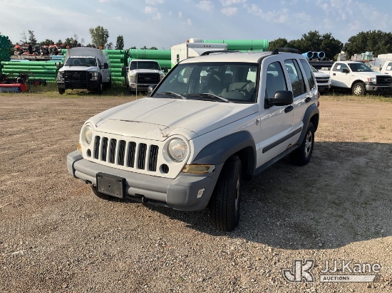 (Shakopee, MN) 2005 Jeep Liberty 4-Door Sport Utility Vehicle Runs) (Does Not Move, Condition Unknow
