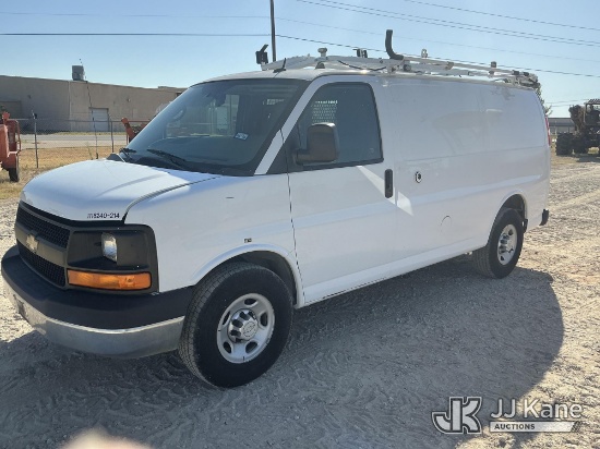 (Waxahachie, TX) 2014 Chevrolet Express G2500 Cargo Van Runs & Moves) (Dash Warning Indicators On