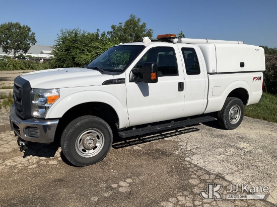 (South Beloit, IL) 2016 Ford F250 4x4 Extended-Cab Pickup Truck Runs & Moves) (Exterior Defects-Unab