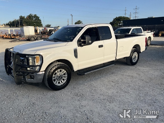 (Carrollton, TX) 2019 Ford F250 Extended-Cab Pickup Truck Runs & Moves) (Dash Warning Indicator On