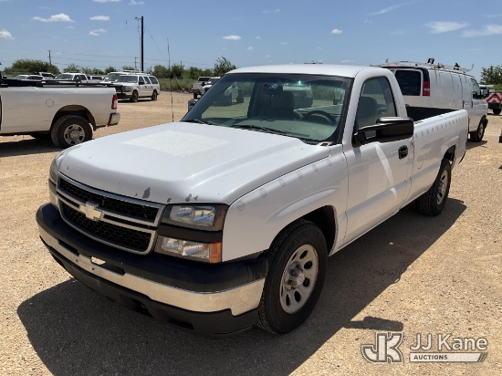 (Marion, TX) 2006 Chevrolet Silverado 1500 Pickup Truck Runs & Moves) (Dash Warning Indicator On