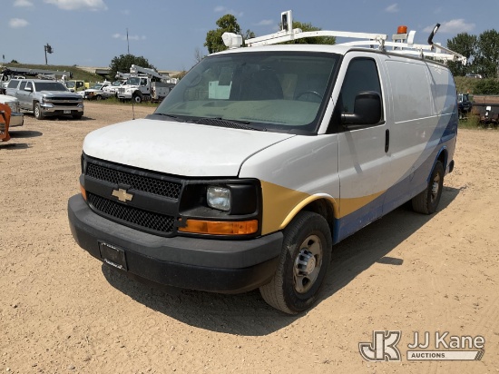 (Shakopee, MN) 2015 Chevrolet Express G2500 Cargo Van Runs & Moves) (Dash Warning Indicators On) (No