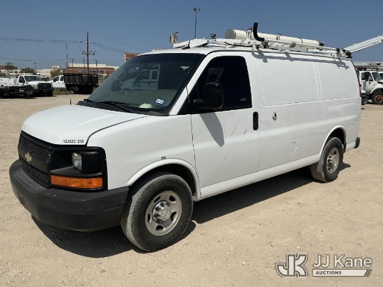 (Waxahachie, TX) 2015 Chevrolet Express 2500 Cargo Van Runs & Moves)