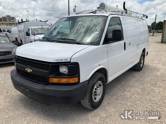(Waxahachie, TX) 2015 Chevrolet Express G2500 Cargo Van Runs & Moves) (Interior Defects-See Pictures