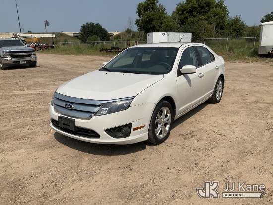 (Shakopee, MN) 2012 Ford Fusion SE 4-Door Sedan Runs & Moves) (Exterior Defects - See Pictures