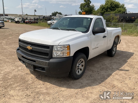 (Shakopee, MN) 2013 Chevrolet Silverado 1500 Pickup Truck Runs & Moves) (Windshield Deficiencies