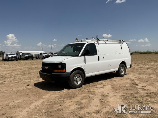 (Stanton, TX) 2015 Chevrolet Express 2500 Cargo Van Runs & Moves) (Won't Stay Running Without a Batt