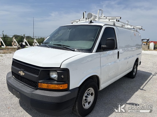 (Hawk Point, MO) 2017 Chevrolet Express 2500 Cargo Van Runs & Moves) (Windshield Deficiencies