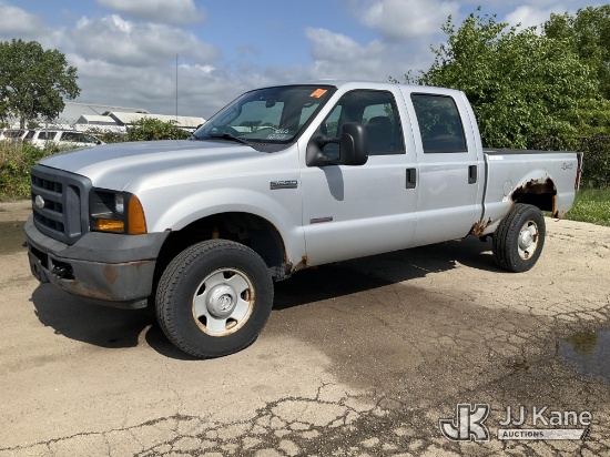 (South Beloit, IL) 2007 Ford F250 4x4 Crew-Cab Pickup Truck Runs & Moves) (Dash Warning Indicator On