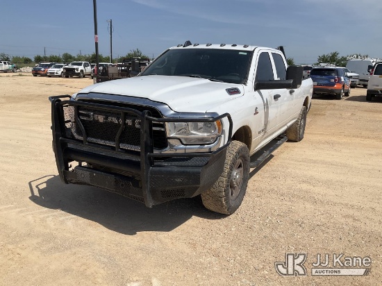 (Marion, TX) 2022 RAM 3500 Crew-Cab Pickup Truck Runs & Moves) (Dash Warning Indicators On